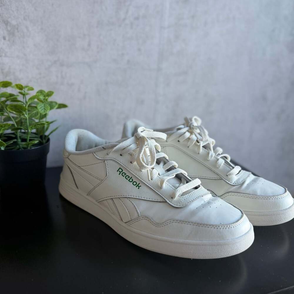 Reebok Court Advance Size 10.5 White Green Sneakers